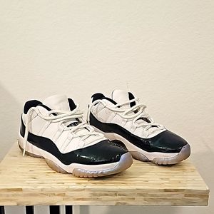 Jordan 11 low emarld green